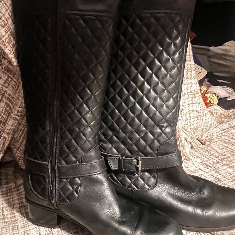 Black Bandolino boots with quilted shaft